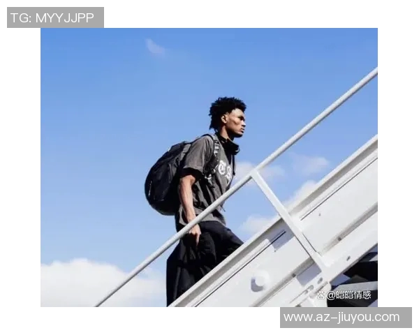 贾巴里史密斯日常穿搭引发关注时尚风潮致敬小帅气质